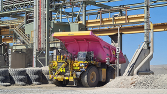 Over 100 Million Tonnes of Material! CATERPILLAR Trucks Made a New Breakthrough