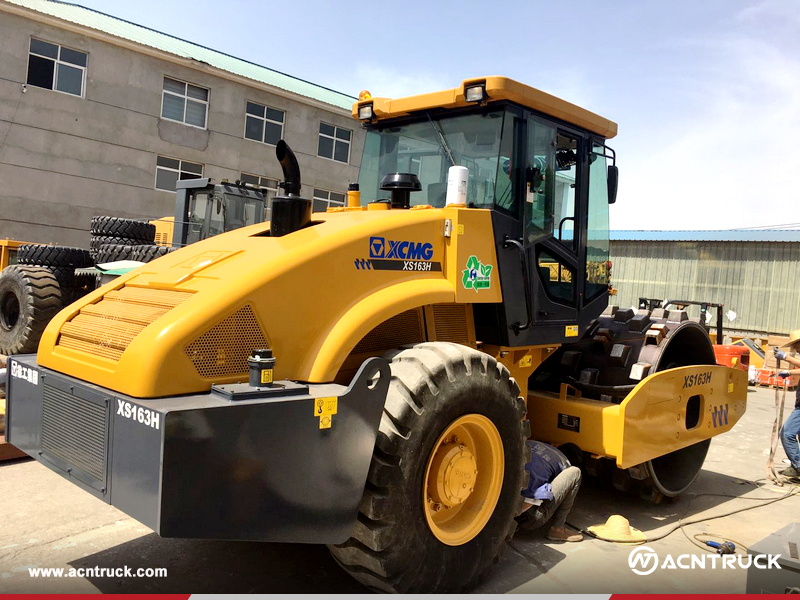 Azerbaijan - 1 Unit XCMG XS163H Road Roller
