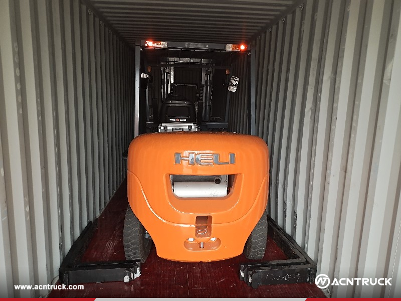 Paraguay - 1 Unit HELI CPCD50 Forklift & 3 Units HELI CPCD35 Forklift