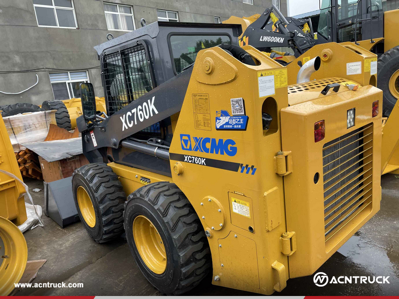 Ecuador - 2 Units XCMG XC760K Skid Steer Loader and 1 Unit XCMG XMR403 Mini Roller