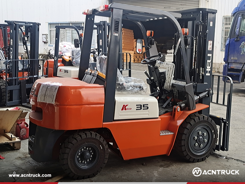 Australia - 1 Unit HELI CPCD35 Forklift