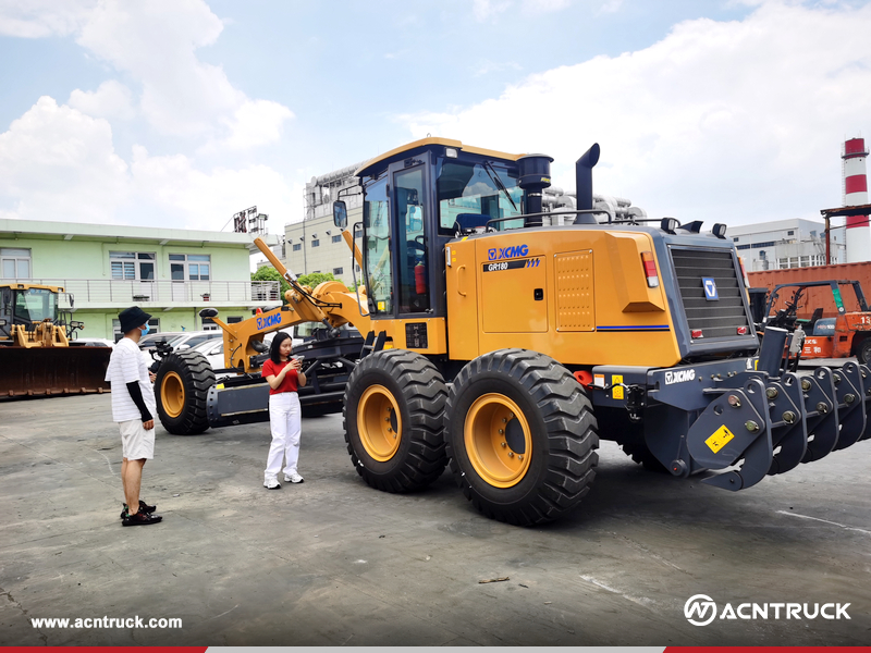 Ecuador - 1 Unit XCMG GR180 Motor Grader