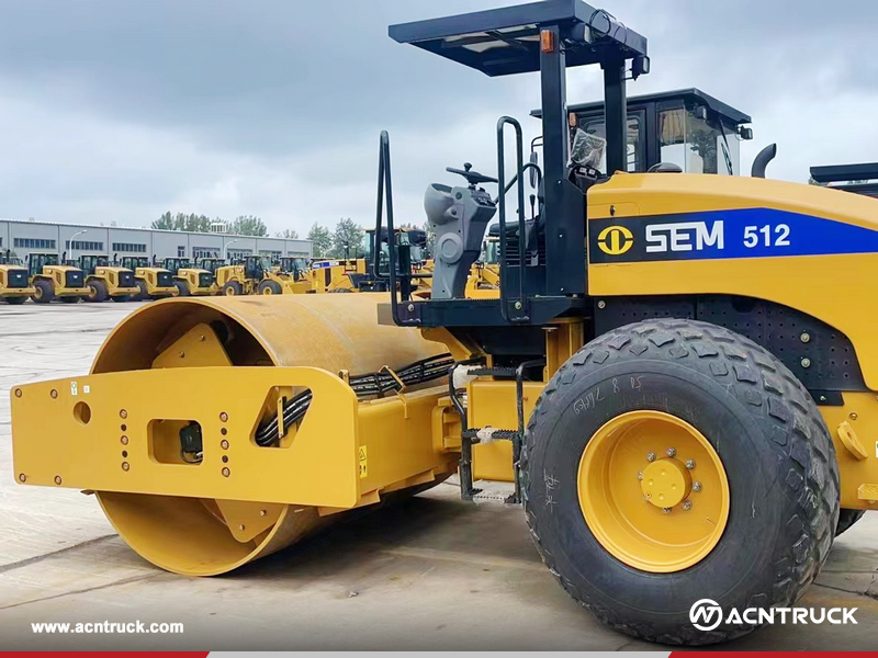 El Salvador - 1 Unit SEM 512 Road Roller