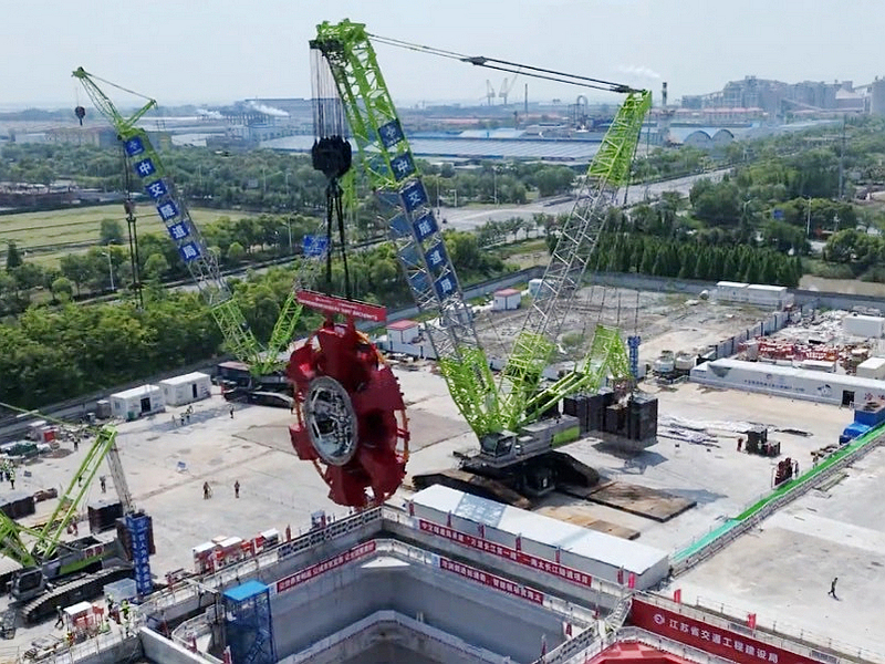 ZOOMLION Helps “Cangyuan” Cutting Table to Successfully Go Down the Shaft