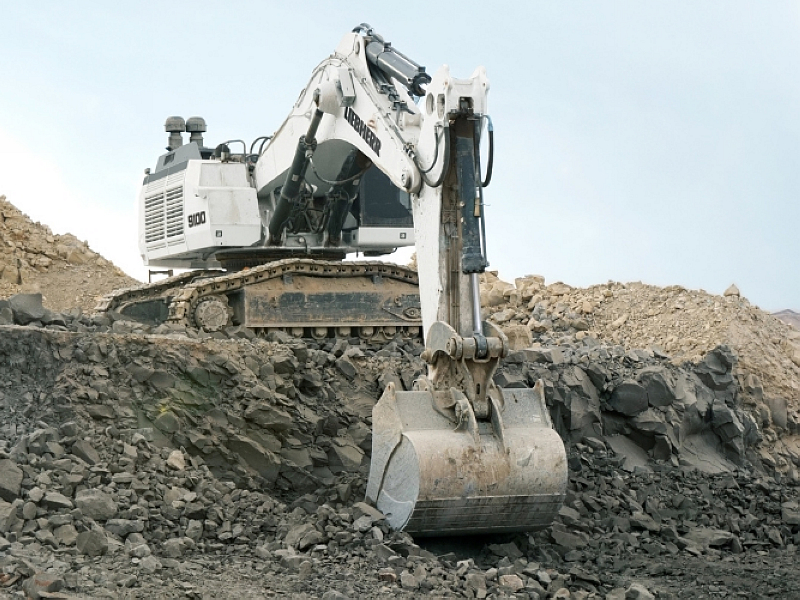 How to Prevent the Excavator from “sinking” in the Rainy Season