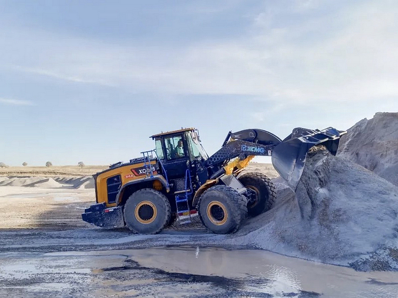XCMG Pure Electric Loader Wins Another International Award