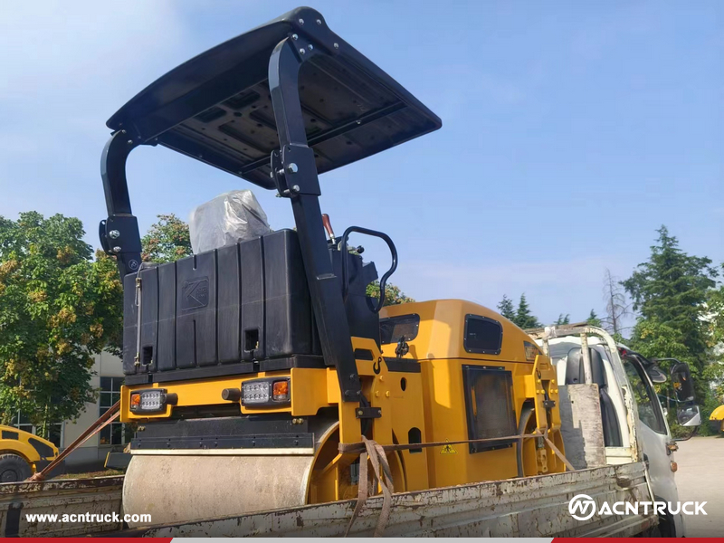 Vanuatu - 1 Unit LUTONG LTC204 Road Roller