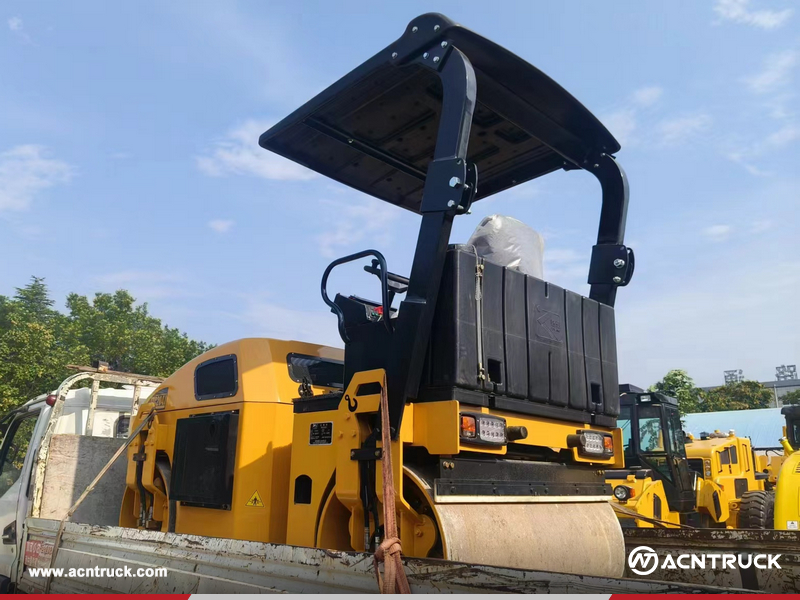 Vanuatu - 1 Unit LUTONG LTC204 Road Roller
