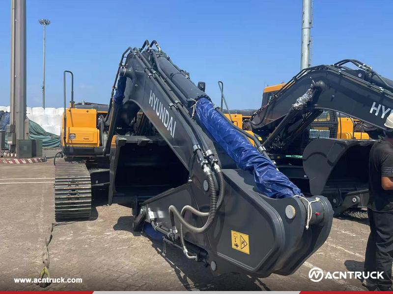 Algeria - 1 Unit HYUNDAI HX220HD Excavator & 1 Unit HYUNDAI HDBB140Z Jackhammer