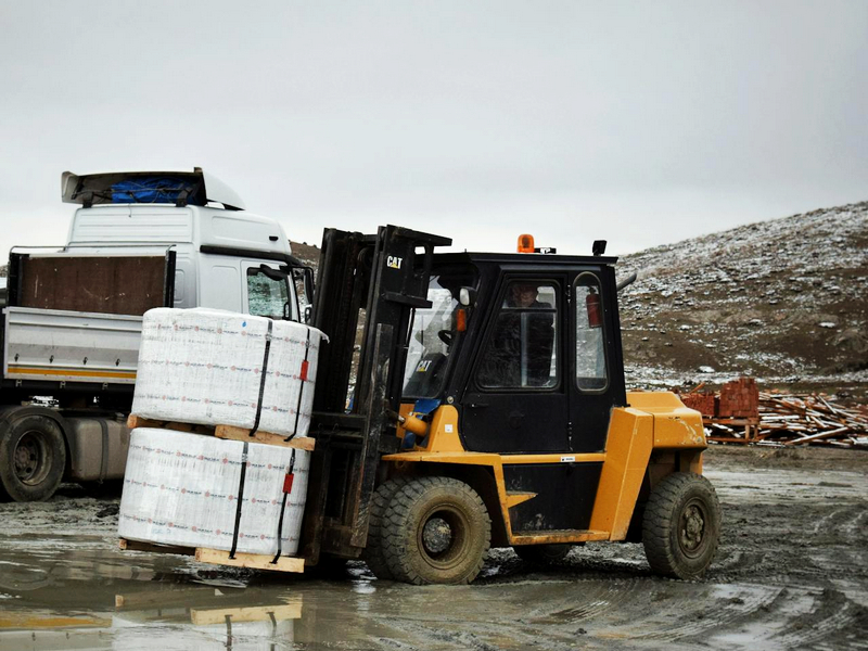 Essential Measures for Efficient Forklift Operation in Winter
