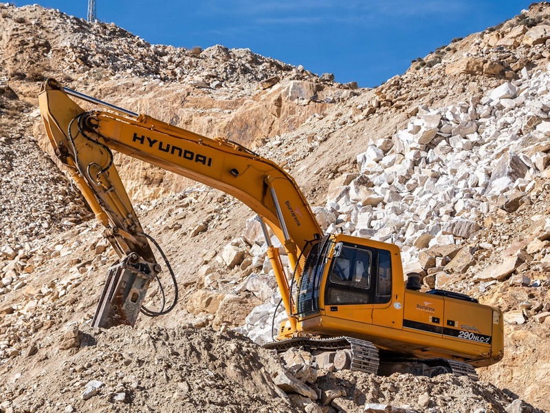 Key Points for Excavator Swivel Operation and Maintenance