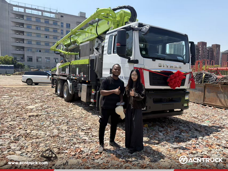 Burkina Faso Client Visited ACNTRUCK Office & ZOOMLION Factory