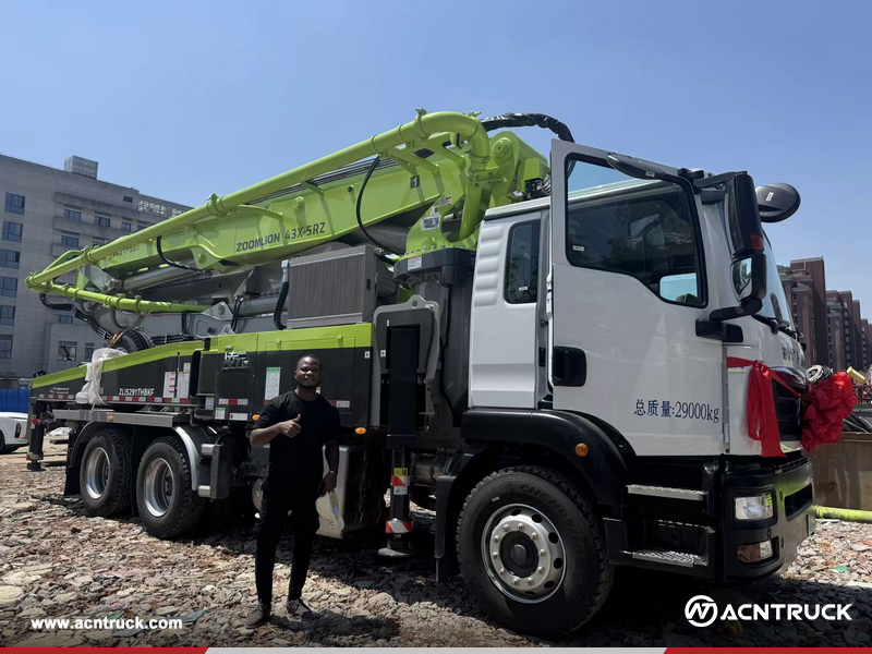 Burkina Faso Client Visited ACNTRUCK Office & ZOOMLION Factory