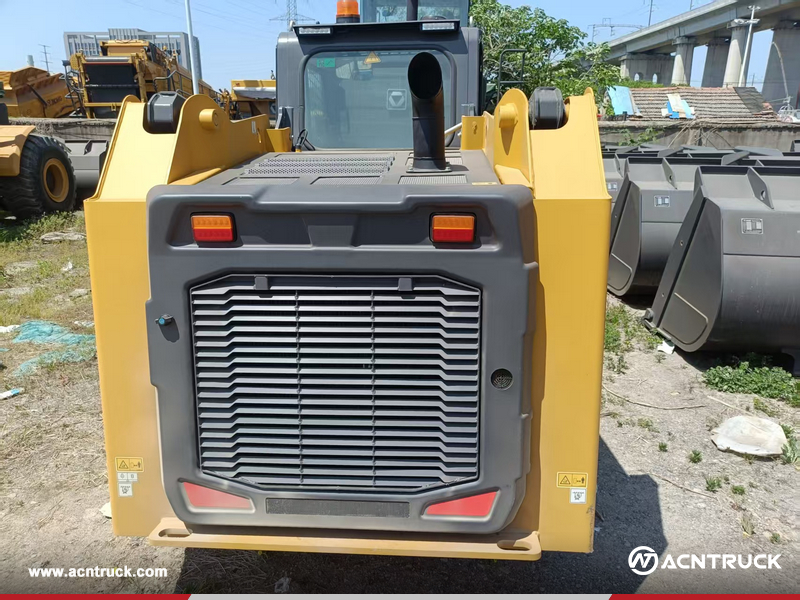 Peru - 1 Unit XCMG XC760K Skid Steer Loader