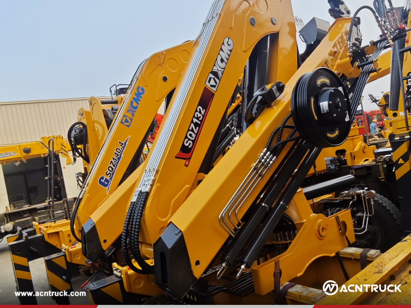 Mexico - 2 Units XCMG SQZ132 & SQZ200 Truck Mounted Crane Boom & 1 Unit XC740K Skid Steer Loader