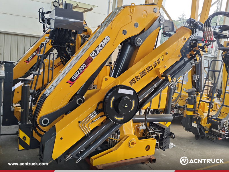 Mexico - 2 Units XCMG SQZ132 & SQZ200 Truck Mounted Crane Boom & 1 Unit XC740K Skid Steer Loader