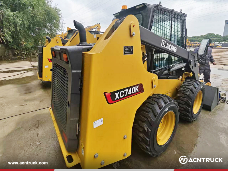Mexico - 2 Units XCMG SQZ132 & SQZ200 Truck Mounted Crane Boom & 1 Unit XC740K Skid Steer Loader