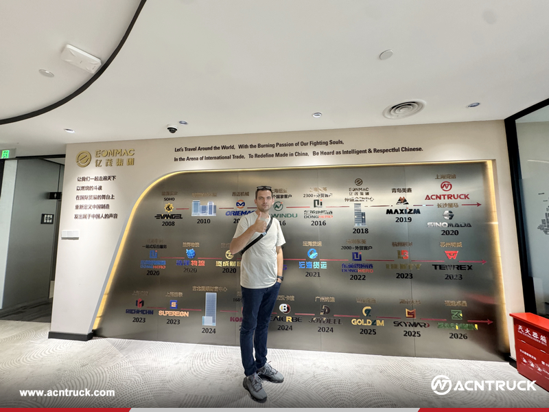 Ukraine Client Visited ACNTRUCK Office