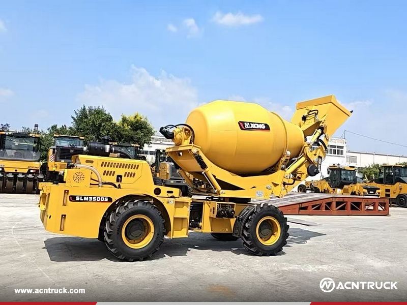 Algeria - 1 Unit XCMG SLM3500S Self-loading Concrete Mixer Truck