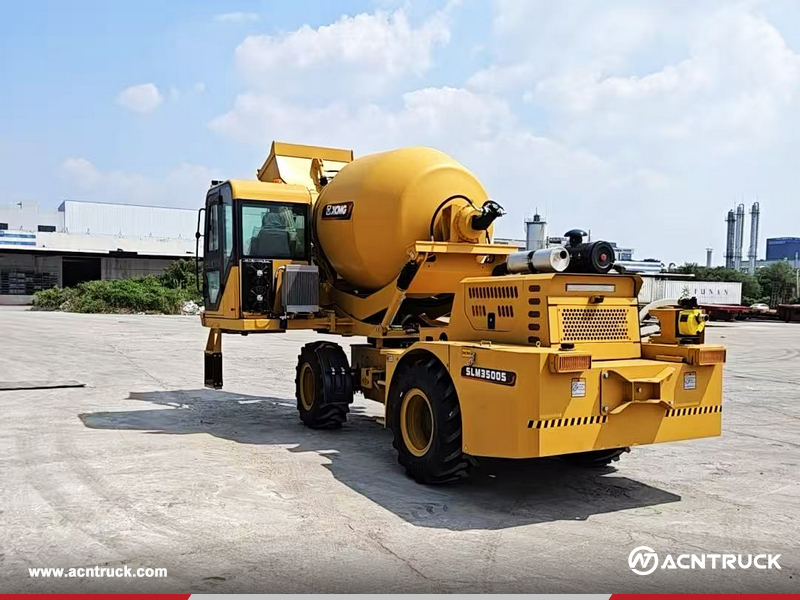 Algeria - 1 Unit XCMG SLM3500S Self-loading Concrete Mixer Truck